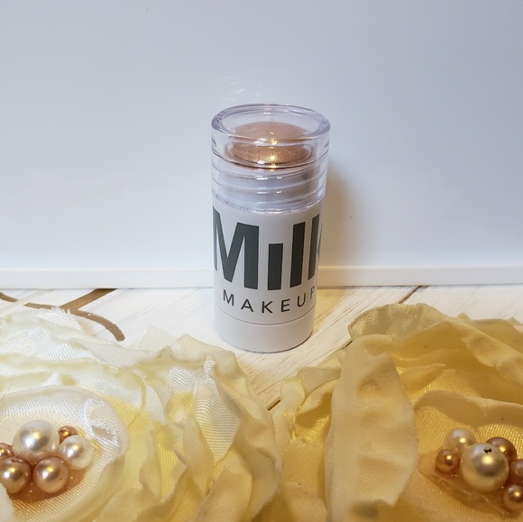 sephora milk highlighter